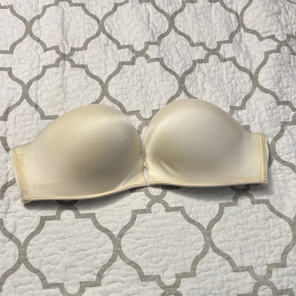 Victoria Secret Bombshell Strapless Bra 38D